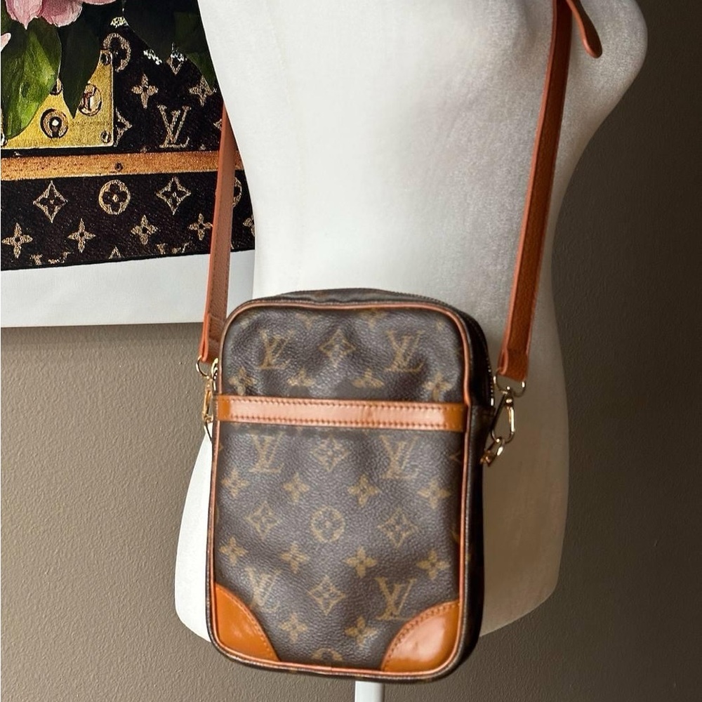 Louis Vuitton 2000 Monogram Danube MM Crossbody